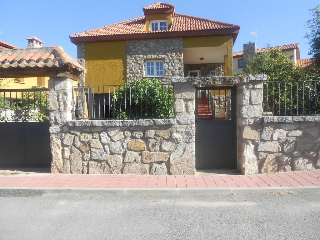 En Casa De Carlos Ortigosa del Monte Exterior foto
