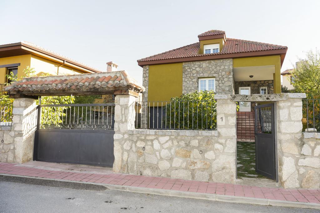 En Casa De Carlos Ortigosa del Monte Exterior foto
