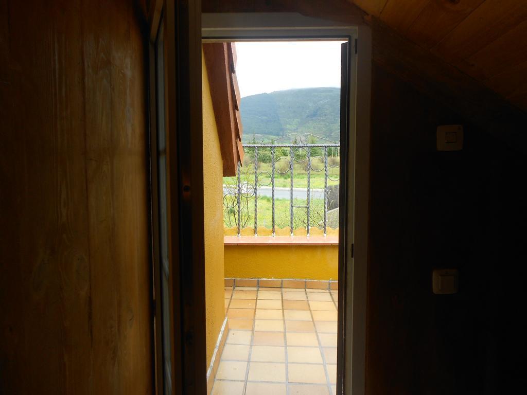 En Casa De Carlos Ortigosa del Monte Exterior foto
